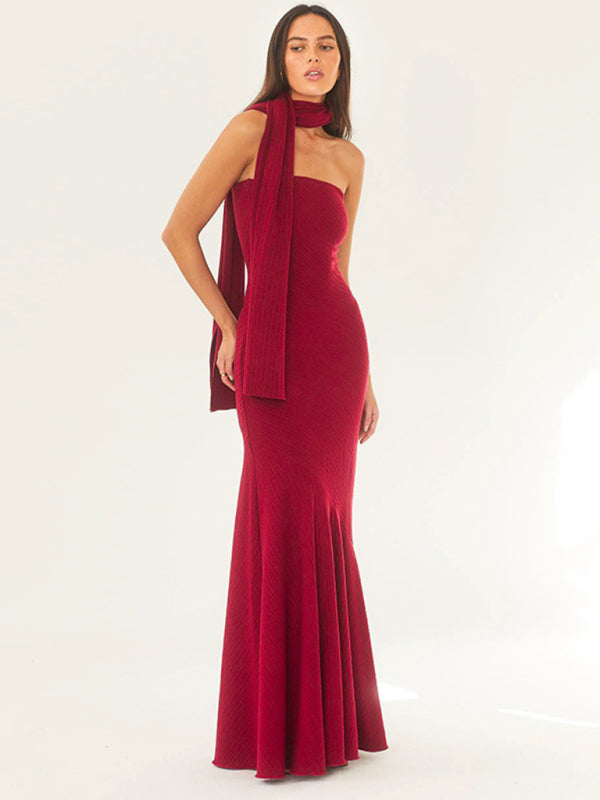 Sophisticated Strapless Evening Gown with Convertible Shawl