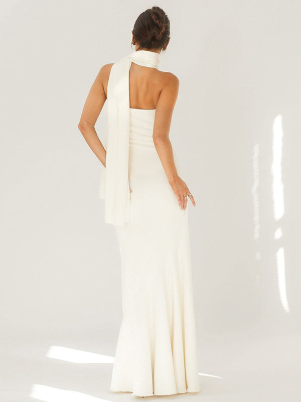 Sophisticated Strapless Evening Gown with Convertible Shawl